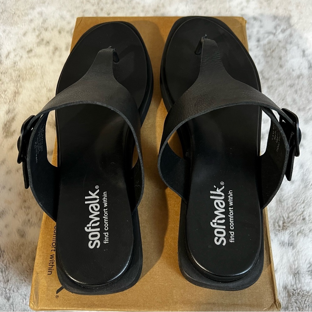 NIB SoftWalk Black Leather Kisi Sandals Slip-On Thongs sz 9.5 Wide - Picture 8 of 14
